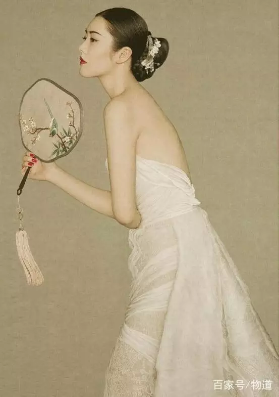 鏡頭前的花開花落，要等