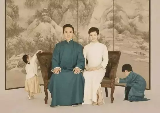 鏡頭前的花開花落，要等